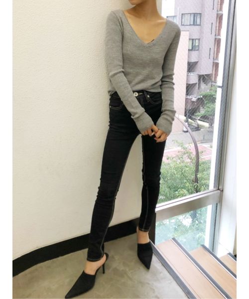 GYDA（ジェイダ）の「リブVネックニットTOPS（ニット/セーター・レディース・オフホワイト/グレー/ブラック/ボルドー・FREE）」の7枚目の写真