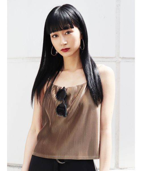 EMODA（エモダ）の「2WAYクロスプリーツキャミソール（キャミソール・レディース・ブラック/カーキ/オレンジ・FREE）」の2枚目の写真