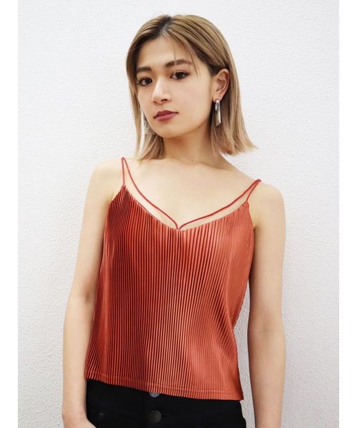 EMODA（エモダ）の「2WAYクロスプリーツキャミソール（キャミソール・レディース・ブラック/カーキ/オレンジ・FREE）」の3枚目の写真