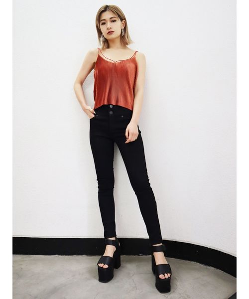 EMODA（エモダ）の「2WAYクロスプリーツキャミソール（キャミソール・レディース・ブラック/カーキ/オレンジ・FREE）」の4枚目の写真