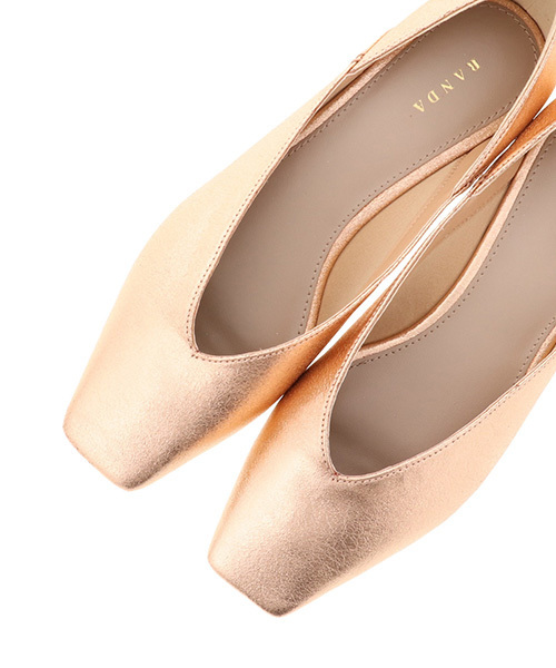 RANDA（ランダ）の「ソフトストラップパンプス（パンプス・レディース・ホワイト/ブラック/ピンク・LL/M/L/S）」の6枚目の写真