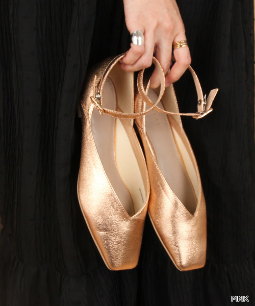 RANDA（ランダ）の「ソフトストラップパンプス（パンプス・レディース・ホワイト/ブラック/ピンク・LL/M/L/S）」の4枚目の写真