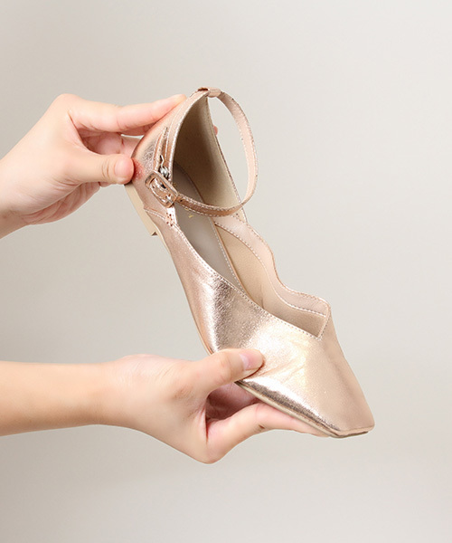 RANDA（ランダ）の「ソフトストラップパンプス（パンプス・レディース・ホワイト/ブラック/ピンク・LL/M/L/S）」の5枚目の写真