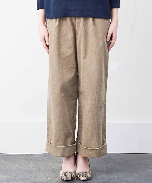 IEDIT(イディット)の「IEDIT クレッシェンドカット(R)で小尻に見せるコーデュロイワイドパンツ(その他パンツ・レディース・ベージュ/ホワイト・NS/SMALL/MEDIUM/LARGE/X-LARGE/XX-LARGE/XXX-LARGE/3T)」の2枚目の写真