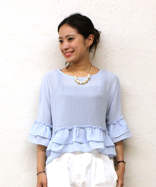 mystic(ミスティック)の「ダブルフリルプルオーバー(シャツ/ブラウス・レディース・ラベンダー/サックスブルー/オフホワイト/ベージュ/ブラック・フリ-)」の4枚目の写真