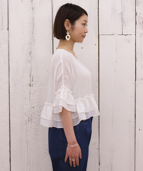 mystic(ミスティック)の「ダブルフリルプルオーバー(シャツ/ブラウス・レディース・ラベンダー/サックスブルー/オフホワイト/ベージュ/ブラック・フリ-)」の15枚目の写真