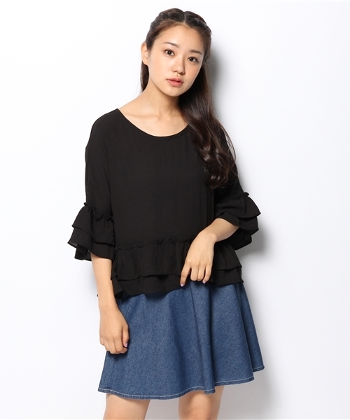 mystic(ミスティック)の「ダブルフリルプルオーバー(シャツ/ブラウス・レディース・ラベンダー/サックスブルー/オフホワイト/ベージュ/ブラック・フリ-)」の2枚目の写真