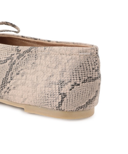 ROPE' PICNIC（ロペピクニック）の「ギャザーリボンソフトフラットシューズ（パンプス・レディース・ブラウン系その他3/グレー系その他/ブラック・36/37/38/39）」の7枚目の写真