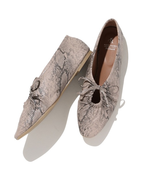 ROPE' PICNIC（ロペピクニック）の「ギャザーリボンソフトフラットシューズ（パンプス・レディース・ブラウン系その他3/グレー系その他/ブラック・36/37/38/39）」の9枚目の写真