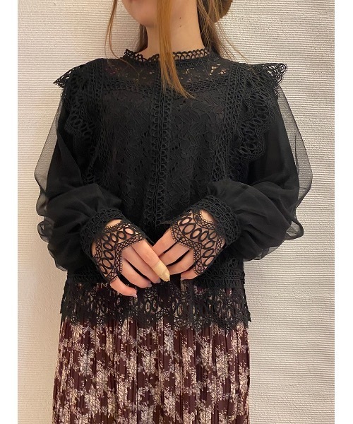 one way（ワンウェイ）の「そでチュールレースTOPS（シャツ/ブラウス・レディース・ブラック/ベージュ/ホワイト・M）」の2枚目の写真