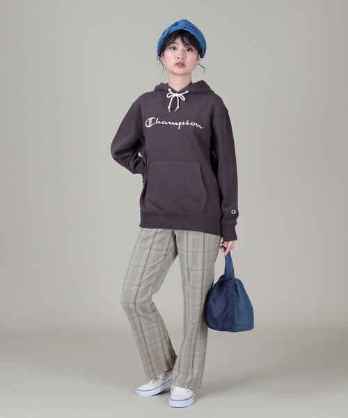 Champion(チャンピオン)の「【Champion】スクリプトスウェットパーカー(パーカー・レディース・ベージュ/グレー/オリーブ/ブラウン・M/L)」の5枚目の写真