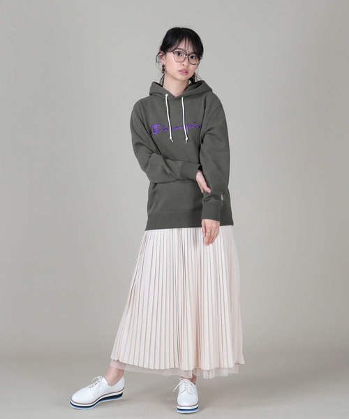 Champion(チャンピオン)の「【Champion】スクリプトスウェットパーカー(パーカー・レディース・ベージュ/グレー/オリーブ/ブラウン・M/L)」の6枚目の写真