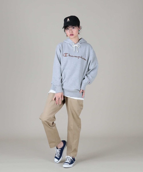 Champion(チャンピオン)の「【Champion】スクリプトスウェットパーカー(パーカー・レディース・ベージュ/グレー/オリーブ/ブラウン・M/L)」の8枚目の写真