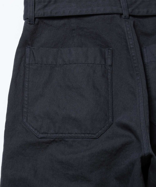 ADAM ET ROPE'(アダムエロペ)の「【コットン×和紙】ベルテッド ルーズテーパード ワークパンツ(その他パンツ・メンズ・ホワイト/ネイビー・M/L)」の5枚目の写真
