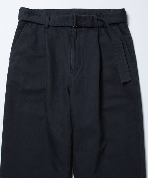 ADAM ET ROPE'(アダムエロペ)の「【コットン×和紙】ベルテッド ルーズテーパード ワークパンツ(その他パンツ・メンズ・ホワイト/ネイビー・M/L)」の10枚目の写真