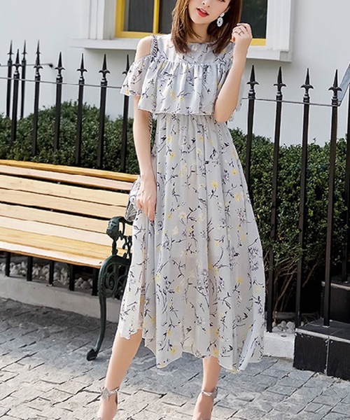 LUGG NAGG(ラグナグ)の「オフショルダーシフォンマキシワンピース(ワンピース・レディース・ライトグリーン/ホワイト系その他/ブラック/ブルー系その他/ピンク系その他/グレー系その他/ベージュ系その他/ライトブルー/レッド・MEDIUM/X-LARGE/LARGE)」の4枚目の写真