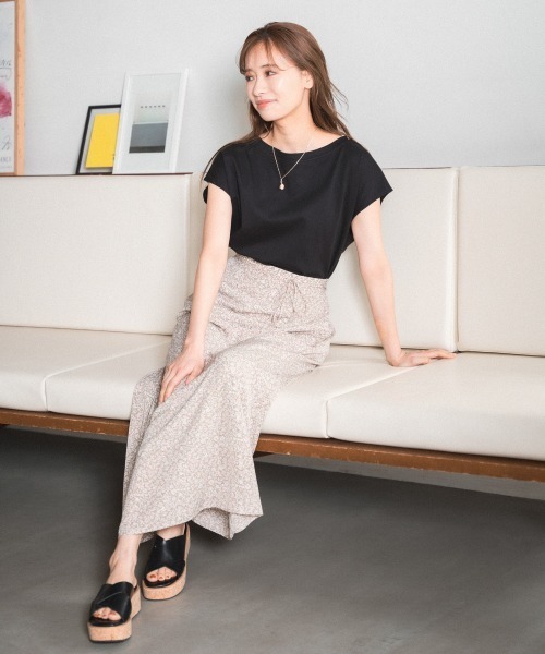 mysty woman(ミスティウーマン)の「バックホールギャザープルオーバー 944564(Tシャツ/カットソー・レディース・オフホワイト/ブラック/ライトオレンジ系・FREE)」の12枚目の写真