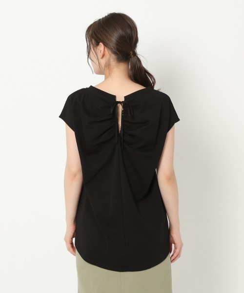 mysty woman(ミスティウーマン)の「バックホールギャザープルオーバー 944564(Tシャツ/カットソー・レディース・オフホワイト/ブラック/ライトオレンジ系・FREE)」の16枚目の写真