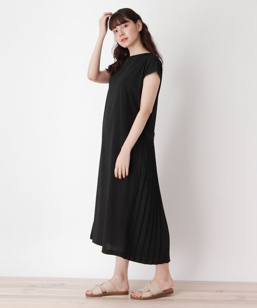 pink adobe（ピンクアドベ）の「◆【M-LL/2WAY】シルケットプリーツ使いワンピース（ワンピース・レディース・ブラウン系/ブルー/ブラック/カーキ・40/38/42）」の2枚目の写真