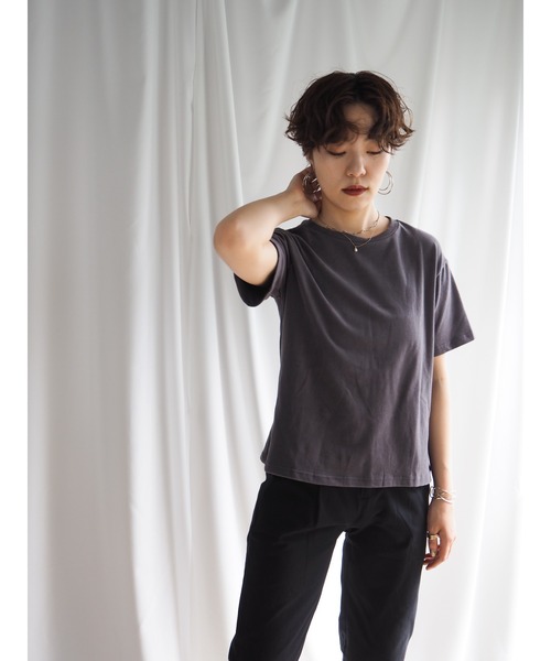 QuON(クオン)の「ベロアタッチベーシックTシャツ(Tシャツ/カットソー・レディース・ホワイト/チャコールグレー/ブラック/ネイビー/ピンク・FREE)」の19枚目の写真