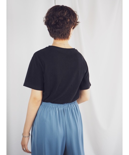 QuON(クオン)の「ベロアタッチベーシックTシャツ(Tシャツ/カットソー・レディース・ホワイト/チャコールグレー/ブラック/ネイビー/ピンク・FREE)」の17枚目の写真