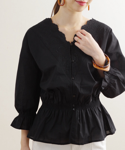 Fizz（フィズ）の「【Fizz/フィズ】　シャーリングスカラップレースブラウス（シャツ/ブラウス・レディース・グレイッシュベージュ/イエロー/ホワイト/ブラック・M）」の5枚目の写真