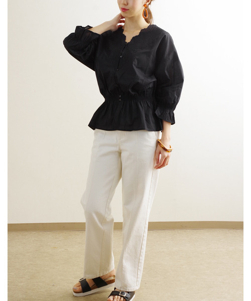 Fizz（フィズ）の「【Fizz/フィズ】　シャーリングスカラップレースブラウス（シャツ/ブラウス・レディース・グレイッシュベージュ/イエロー/ホワイト/ブラック・M）」の6枚目の写真