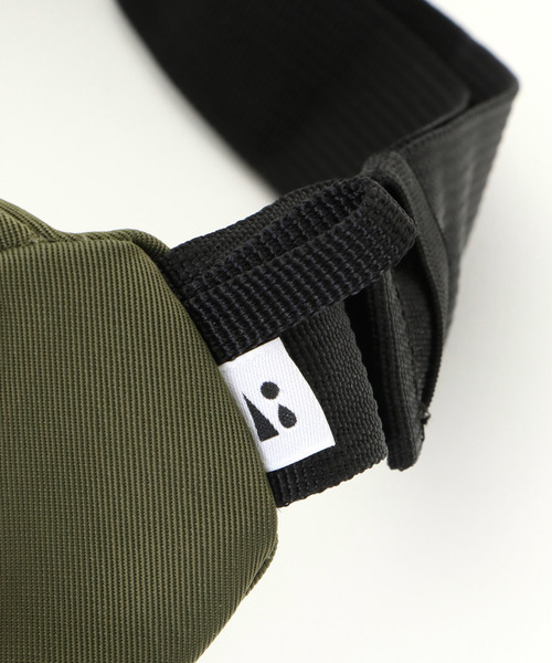 LBC(エルビーシー)の「撥水ボディバッグM(ボディバッグ/ウエストポーチ・レディース・ブラック/オリーブ/ベージュ・FREE)」の7枚目の写真