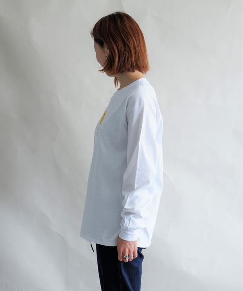 MANASTASH（マナスタッシュ）の「MANASTASH/マナスタッシュ　W's LEAF SMILE L/S TEE　ウィメンズ　リーフスマイル　ロンＴ（Tシャツ/カットソー・レディース・サンドベージュ/ブラック/ホワイト・MEDIUM）」の4枚目の写真