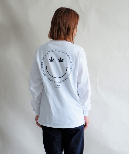 MANASTASH（マナスタッシュ）の「MANASTASH/マナスタッシュ　W's LEAF SMILE L/S TEE　ウィメンズ　リーフスマイル　ロンＴ（Tシャツ/カットソー・レディース・サンドベージュ/ブラック/ホワイト・MEDIUM）」の5枚目の写真