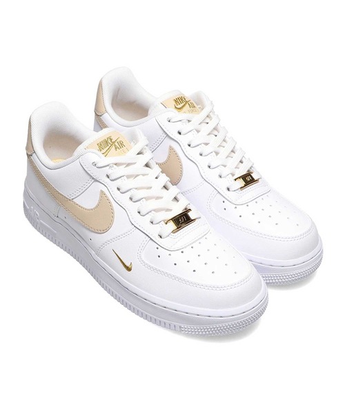 NIKE(ナイキ)の「NIKE WMNS AIR FORCE 1 '07 ESS / ナイキ ウィメンズ エア フォース 1 '07 ESS 【SP】(スニーカー・レディース・ホワイト・23.5cm/23.0cm/24.0cm/24.5cm/25.0cm/25.5cm/26.0cm/26.5cm/27.0cm/27.5cm/28.0cm/28.5cm)」の3枚目の写真