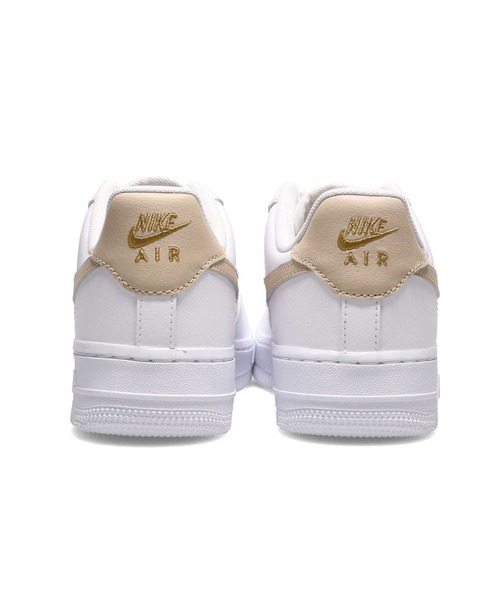 NIKE(ナイキ)の「NIKE WMNS AIR FORCE 1 '07 ESS / ナイキ ウィメンズ エア フォース 1 '07 ESS 【SP】(スニーカー・レディース・ホワイト・23.5cm/23.0cm/24.0cm/24.5cm/25.0cm/25.5cm/26.0cm/26.5cm/27.0cm/27.5cm/28.0cm/28.5cm)」の8枚目の写真
