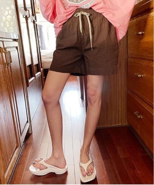 NANING9(ナンニング)の「NANING9 リネンハーフパンツ(その他パンツ・レディース・ブラウン/ベージュ/バイオレット/イエロー・FREE)」の6枚目の写真