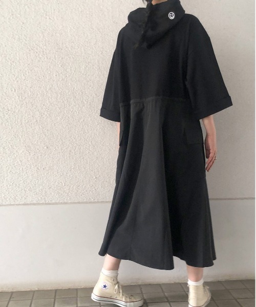 WORLD WIDE LOVE!（ワールドワイドラブ）の「異素材切り替えワンピース（ワンピース・レディース・ブラック/カーキ・1）」の3枚目の写真