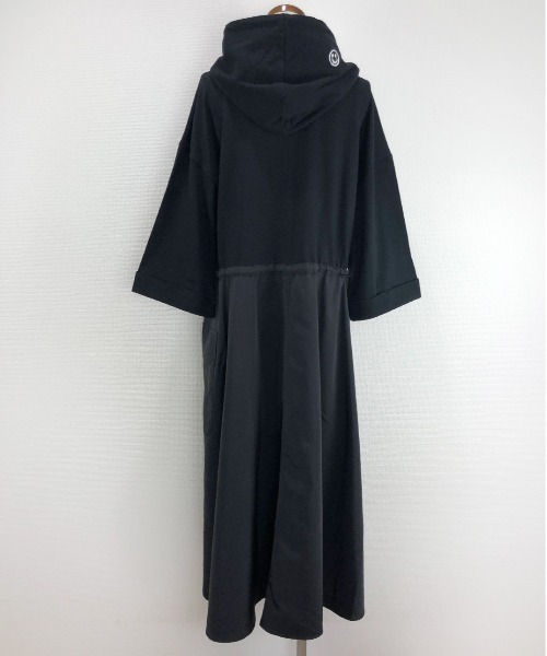 WORLD WIDE LOVE!（ワールドワイドラブ）の「異素材切り替えワンピース（ワンピース・レディース・ブラック/カーキ・1）」の9枚目の写真