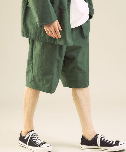 green label relaxing by 風早ゆうた（グリーンレーベルリラクシングバイカゼハヤユウタ）の「【ZOZO限定】＜風早ゆうた（WEARISTA）×green label relaxing＞L/T ツータック ショーツ セットアップ 可能（その他パンツ・メンズ・ネイビー/オリーブ/ベージュ・L/M）」の2枚目の写真