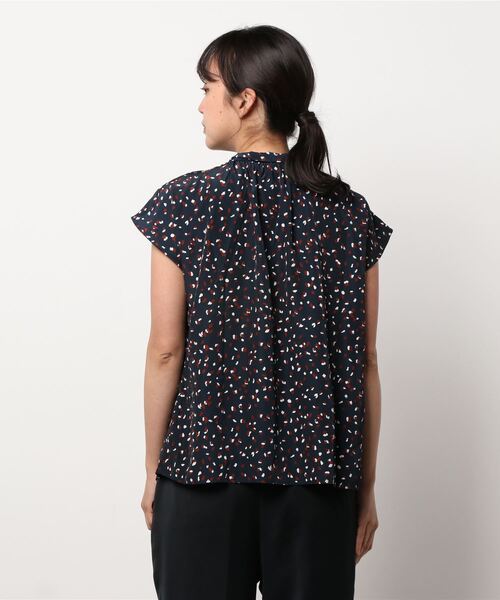 Te chichi（テチチ）の「デシン柄ボウタイブラウス（シャツ/ブラウス・レディース・ブラック/キャメル/ネイビー・ﾌﾘ-）」の4枚目の写真