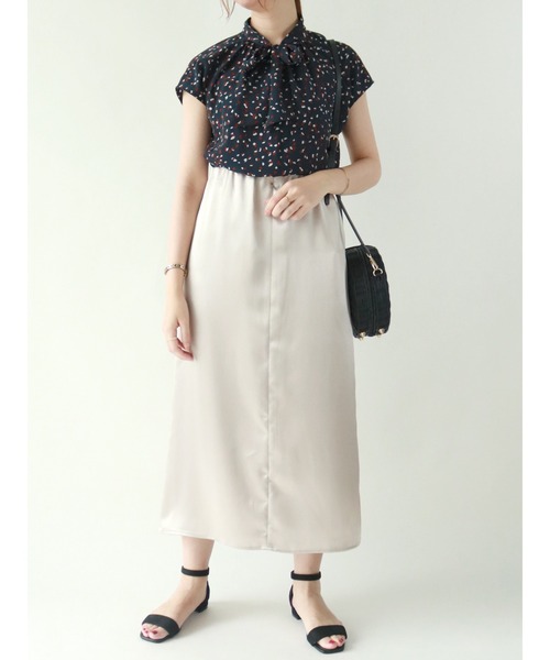 Te chichi（テチチ）の「デシン柄ボウタイブラウス（シャツ/ブラウス・レディース・ブラック/キャメル/ネイビー・ﾌﾘ-）」の19枚目の写真