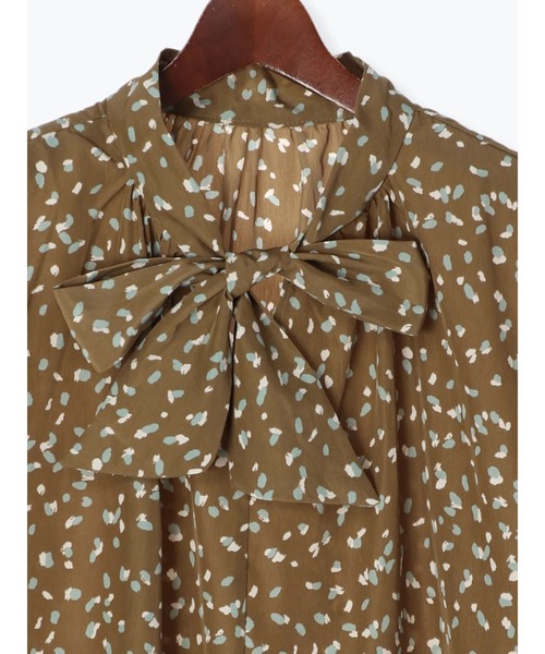Te chichi（テチチ）の「デシン柄ボウタイブラウス（シャツ/ブラウス・レディース・ブラック/キャメル/ネイビー・ﾌﾘ-）」の10枚目の写真