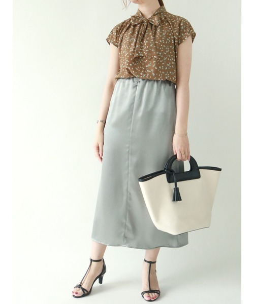 Te chichi（テチチ）の「デシン柄ボウタイブラウス（シャツ/ブラウス・レディース・ブラック/キャメル/ネイビー・ﾌﾘ-）」の21枚目の写真