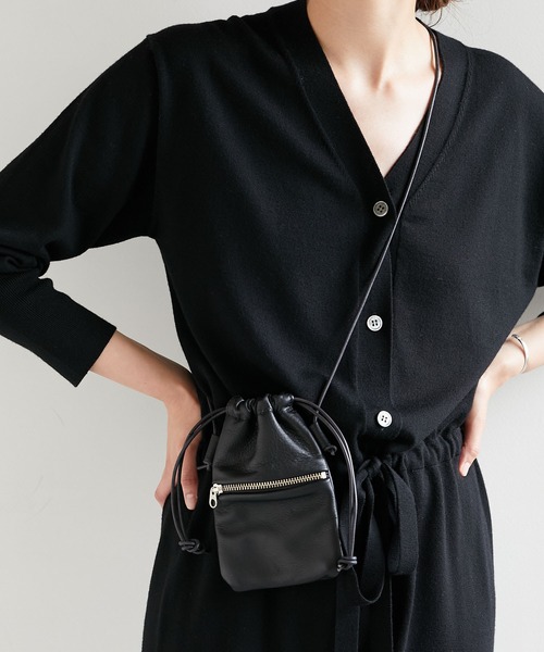 mormyrus（モルミルス）の「【MORMYRUS】ポーチショルダー/別注カラーあり（ショルダーバッグ・レディース・ブラック/ベージュ・FREE）」の2枚目の写真