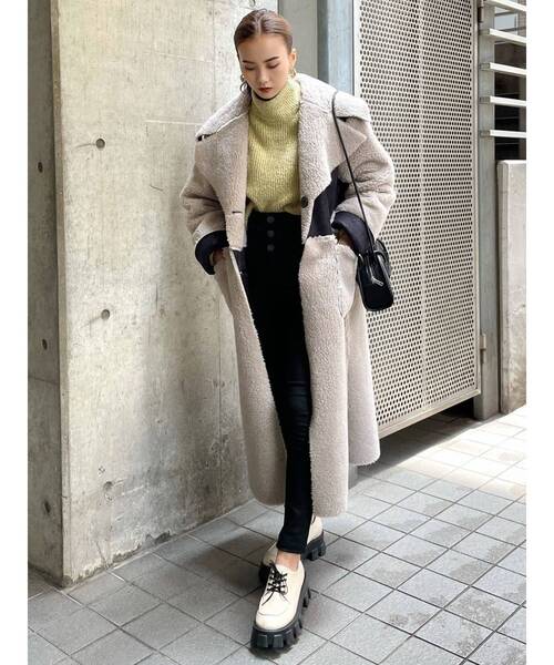 EMODA（エモダ）の「ワイドロールニット（ニット/セーター・レディース・ホワイト/グレー/イエロー・FREE）」の6枚目の写真