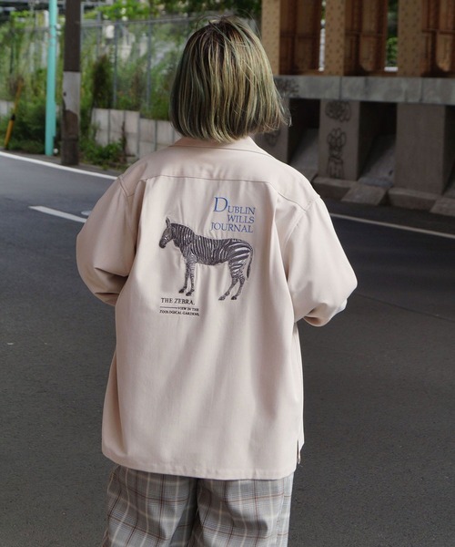 179/WG(イチナナキュウダブルジー)の「アニマルグラフィックシャツ(シャツ/ブラウス・レディース・チャコールグレー/ベージュ・MEDIUM)」の1枚目の写真