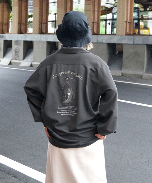 179/WG(イチナナキュウダブルジー)の「アニマルグラフィックシャツ(シャツ/ブラウス・レディース・チャコールグレー/ベージュ・MEDIUM)」の2枚目の写真