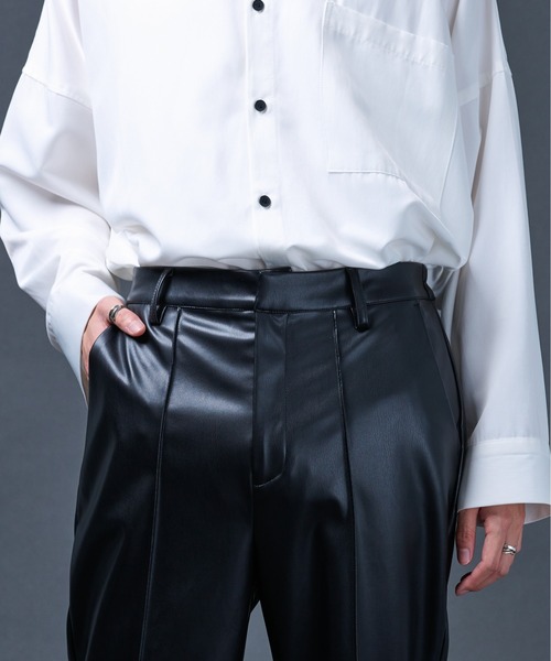 Ellno Loset（エルノロゼット）の「サイドジップビーガンレザーパンツ（その他パンツ・メンズ・ブラック・MEDIUM/LARGE）」の18枚目の写真