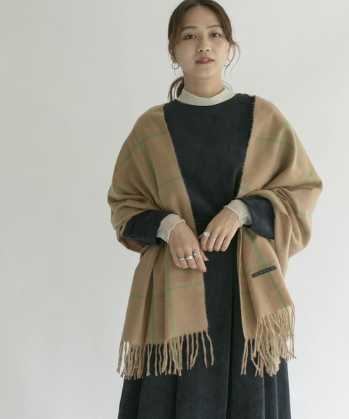 KBF（ケイビーエフ）の「ウィンドペンチェックストール（マフラー・レディース・ベージュ/ブラウン/ブルー・ONE）」の6枚目の写真