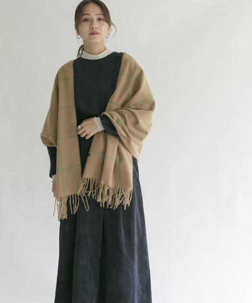 KBF（ケイビーエフ）の「ウィンドペンチェックストール（マフラー・レディース・ベージュ/ブラウン/ブルー・ONE）」の5枚目の写真