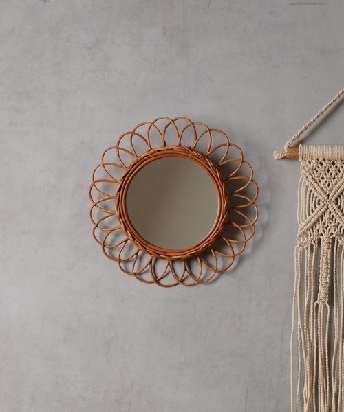 BIRTHDAY BAR（バースデイバー）の「アラログ フラワーミラー Lサイズ 鏡（ミラー・レディース・その他・フリー）」の2枚目の写真