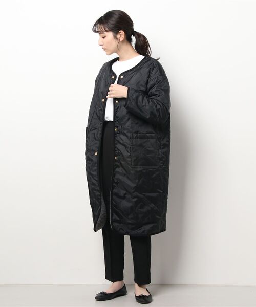 Lugnoncure（ルノンキュール）の「ボアキルトリバーシブルロングジャケット（ノーカラージャケット・レディース・オフホワイト/グレー/チャコール・ﾌﾘ-）」の4枚目の写真