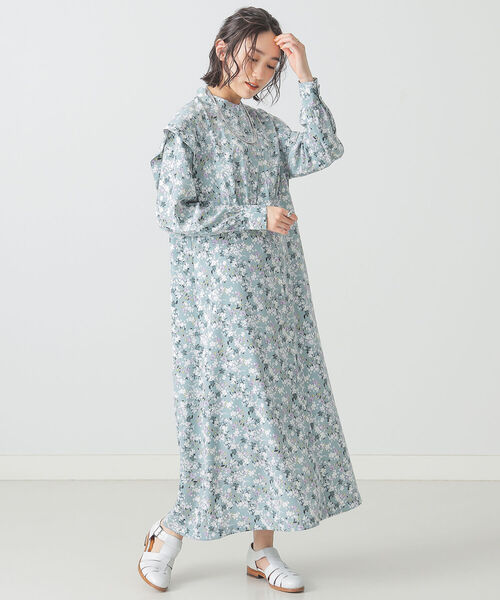 BEAMS LIGHTS(ビームスライツ)の「BEAMS LIGHTS / フラワー プリント ロングスリーブ ワンピース(ワンピース・レディース・イエロー系その他3/サックスブルー・38/36)」の6枚目の写真